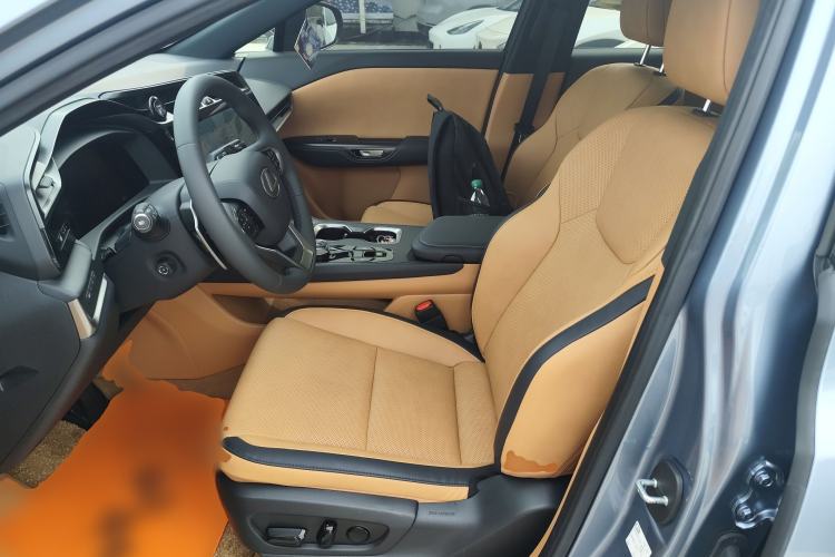 Used Lexus RZ 2023 450e All-Wheel Drive Luxury Edition Left Front Seat