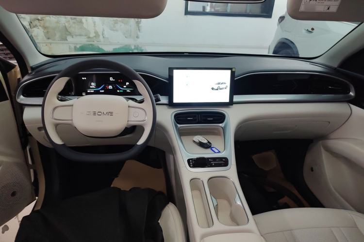 Used Geely Galaxy Geome 2025 310km Youth Edition Center Console