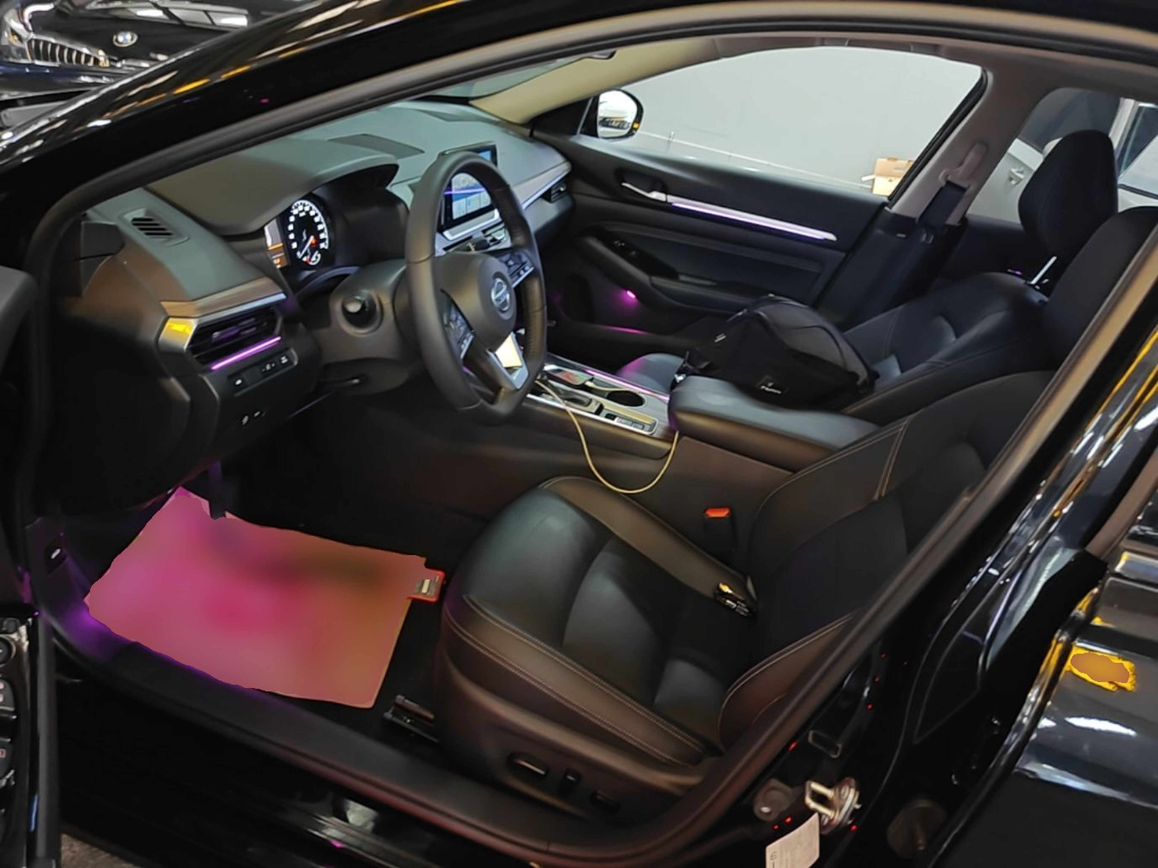 Переднее сиденье в автомобиле