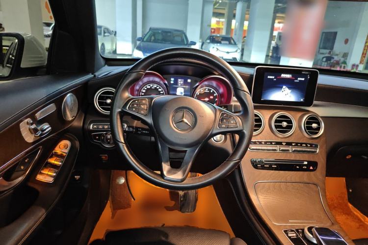 Used Mercedes-Benz GLC 2019 Refreshed GLC 300 L 4MATIC Dynamic Edition
