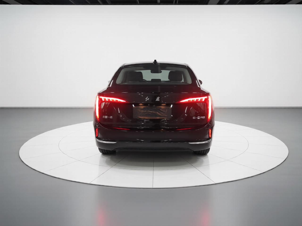 Hongqi E-QM5 2023 Base Travel Edition — снимка 5