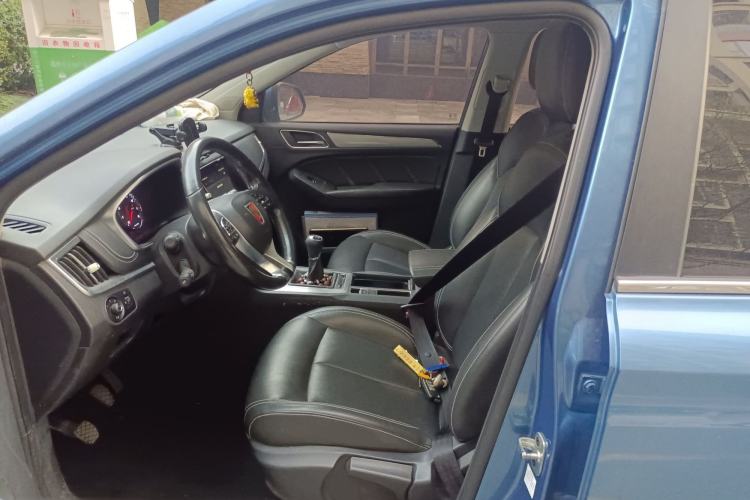 Used Roewe RX5 2018 20T Two-Wheel Drive Manual Internet Smart Edition