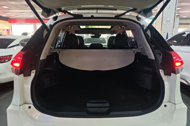 Used Nissan X-Trail 2019 2.5L CVT Smart Connect Luxury Edition 4WD
