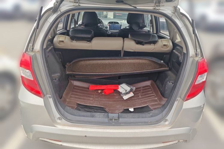 Used Honda Fit 2011 1.3L automatic comfort version Trunk