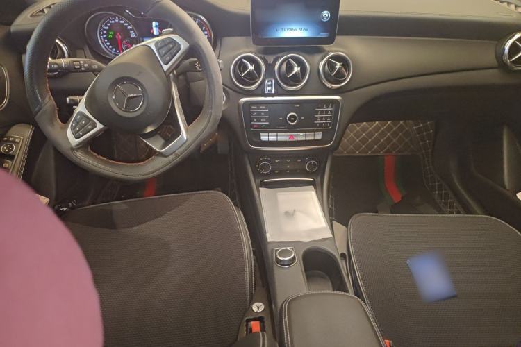 Used Mercedes-Benz GLA 2019 GLA 200 Fashion Model Center Console