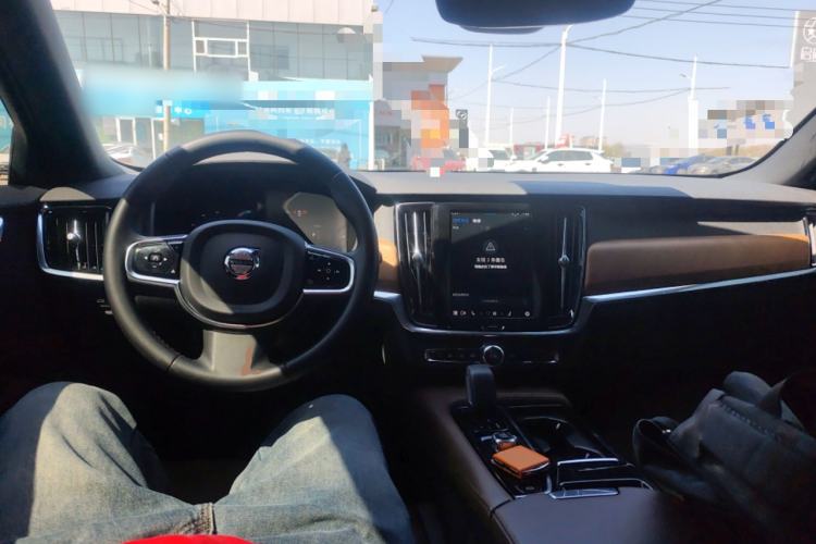 Used Volvo S90 New Energy 2023 T8 Plug-in Hybrid All-Wheel Drive Long-Range Zhiyi Luxury Edition Center Console