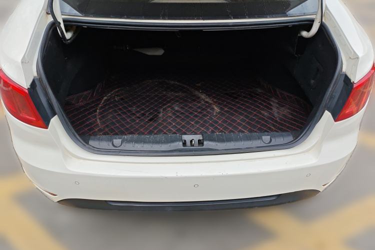 Used BAIC New Energy EU 2017 EU260 Letu Plus Edition Trunk