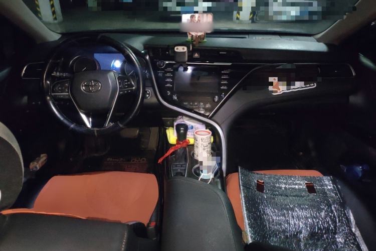 Used Toyota Camry 2018 2.5G Luxury Edition Center Console