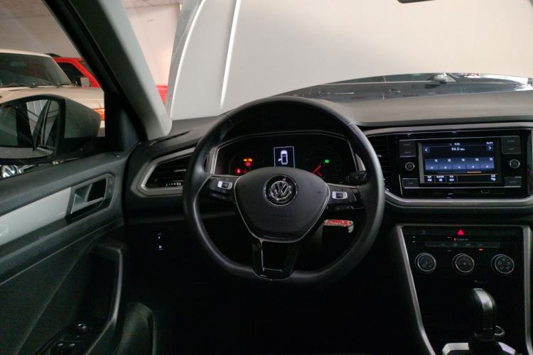 Used Volkswagen T-ROC 2019 230TSI DSG Two-Wheel-Drive Advanced Version China VI Standard
