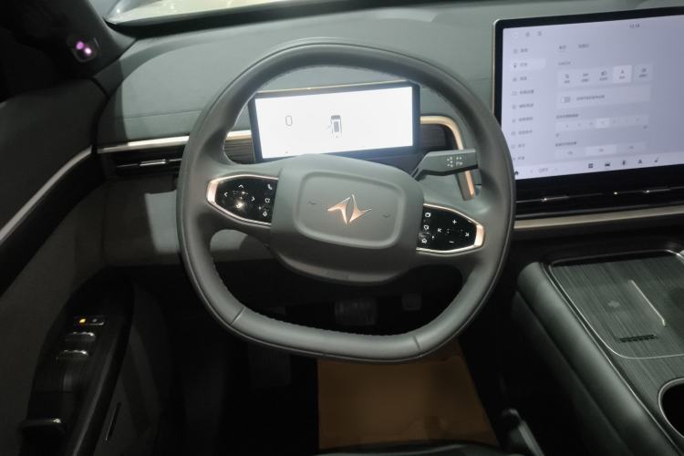 Used Dongfeng eπ eπ008 2024 210Max Range-Extended Version 6 Seats Steering Wheel