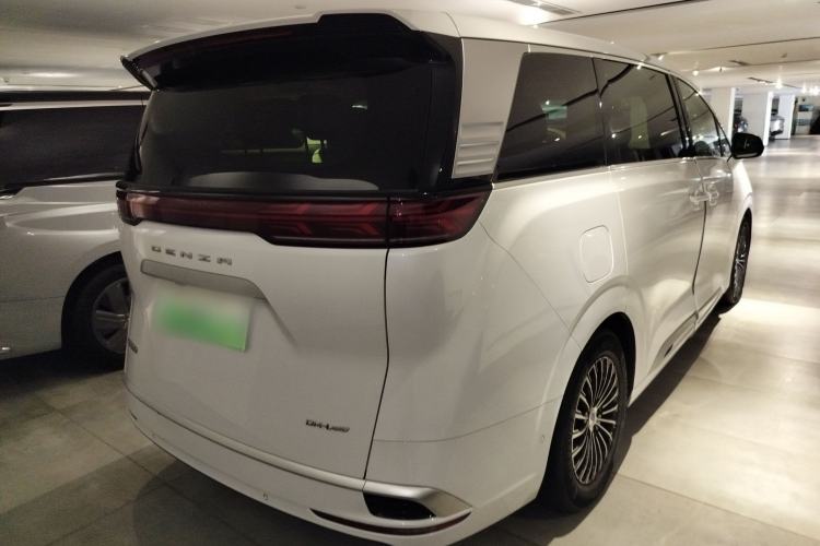 Used Denza D9 2022 DM-i 970 Four-Wheel Drive Flagship Model
