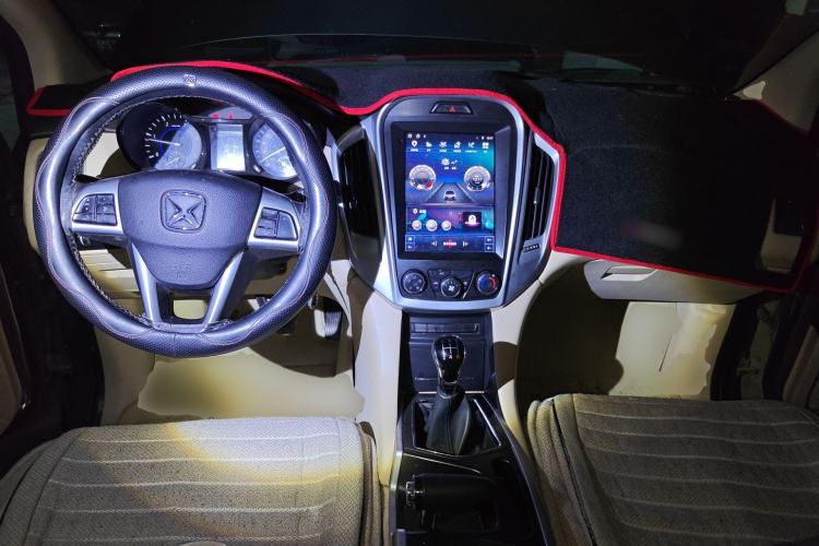 Used JMC Yusheng S350 2013 2.4T Manual Two-Wheel Drive Diesel Ultra-Luxury 5-Seater
