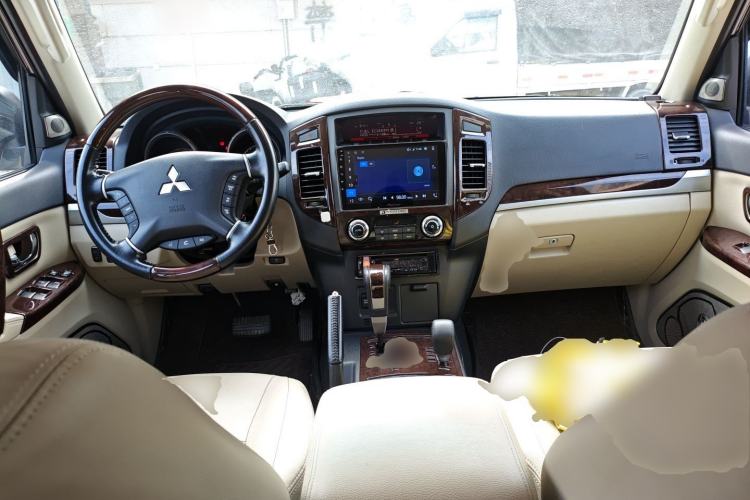 Used Mitsubishi Pajero 2018 V97 3.8L 5-Door GLS Sunroof – Middle East
