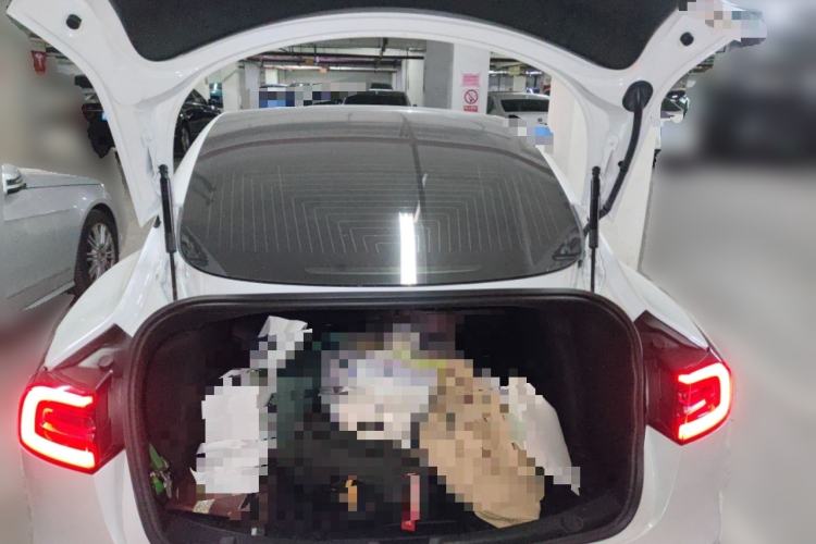 Used Tesla Model 3 2019 Long-Range All-Wheel-Drive Version Trunk