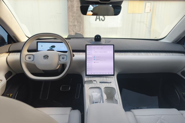 Used Nio ET7 2022 100kWh First Edition Center Console