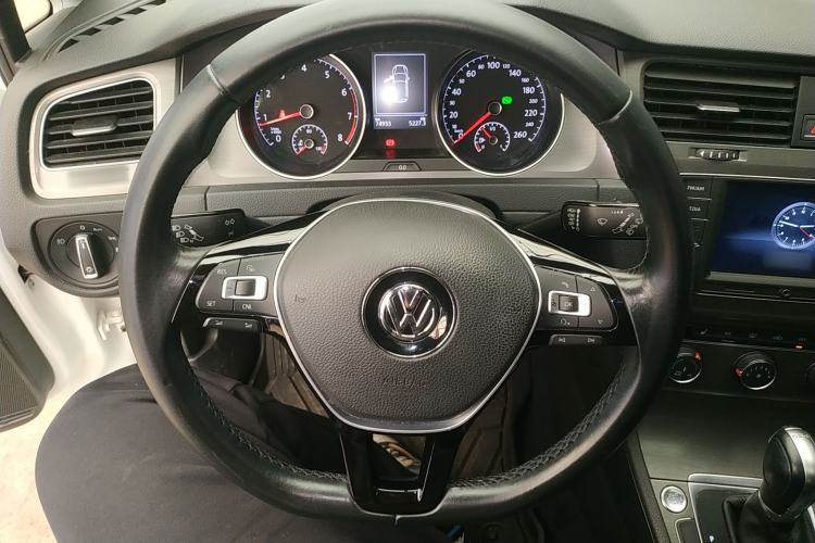 Used Volkswagen Golf 2015 1.4TSI Automatic Luxury Model
