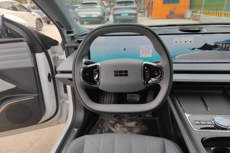 Used Geely Galaxy E8 2025 575 km Intelligent Driving Edition Steering Wheel