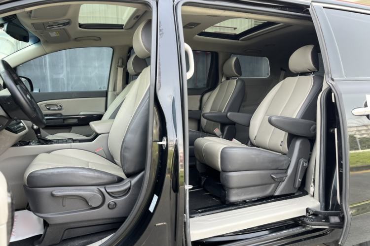 Used Kia Carnival 2015 2.2T Luxury Edition China IV