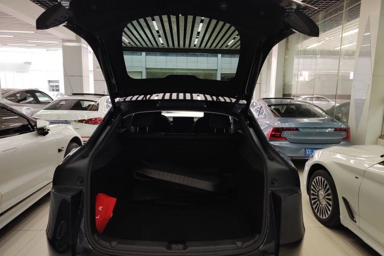 Used Tesla Model Y 2025 Rear-Wheel-Drive Version
