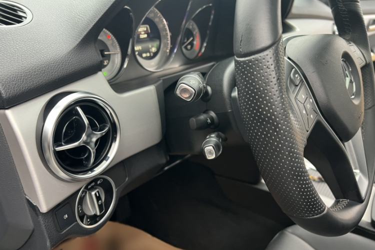 Used Mercedes-Benz GLK-Class 2013 Facelift GLK 300 4MATIC Fashion Edition