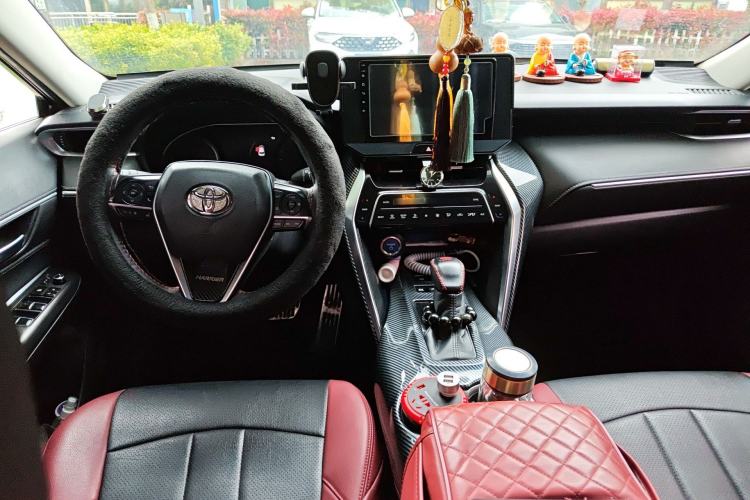 Used Toyota Harrier 2022 Dual-Engine 2.5L CVT Two-Wheel Drive Luxury Edition Center Console
