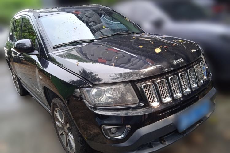 Used Jeep Compass 2014 2.4L four-wheel drive luxury version Front Right 45 Deg