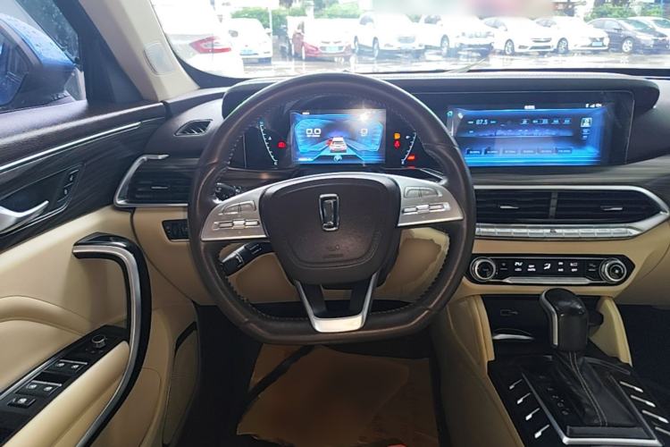 Used Bestune T77 2019 Facelift 230 TID Automatic Luxury Version China V Emission Standard
