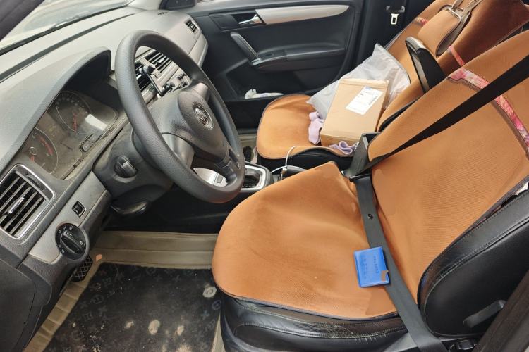 Used Volkswagen Gran Lavida 2014 1.6L Automatic Sport Edition
