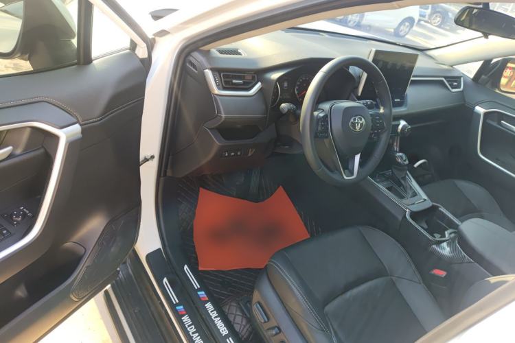 Used Toyota Wildlander 2022 2.0L CVT Two-Wheel Drive Luxury PLUS Edition Driver Seat