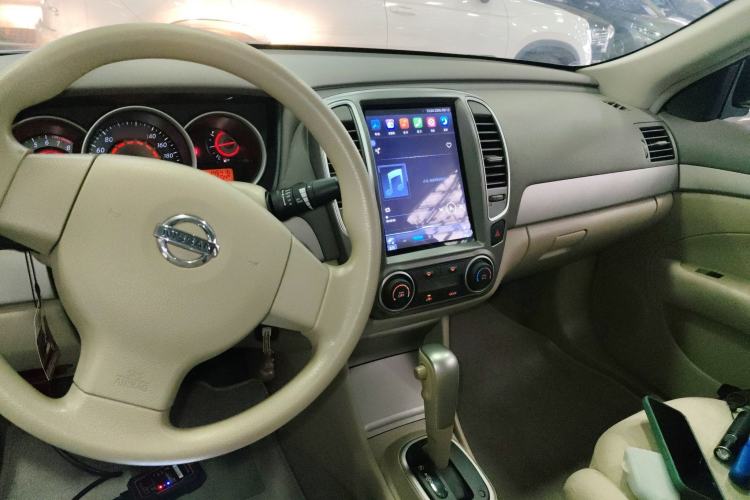 Used Nissan Sylphy 2012 Classic 1.6XE Automatic Comfort Edition Center Console