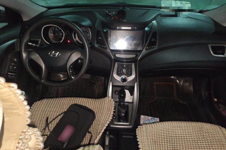 Used Hyundai Elantra (5th Generation / Langdong) 2012 1.6L Automatic Fashion Edition Center Console