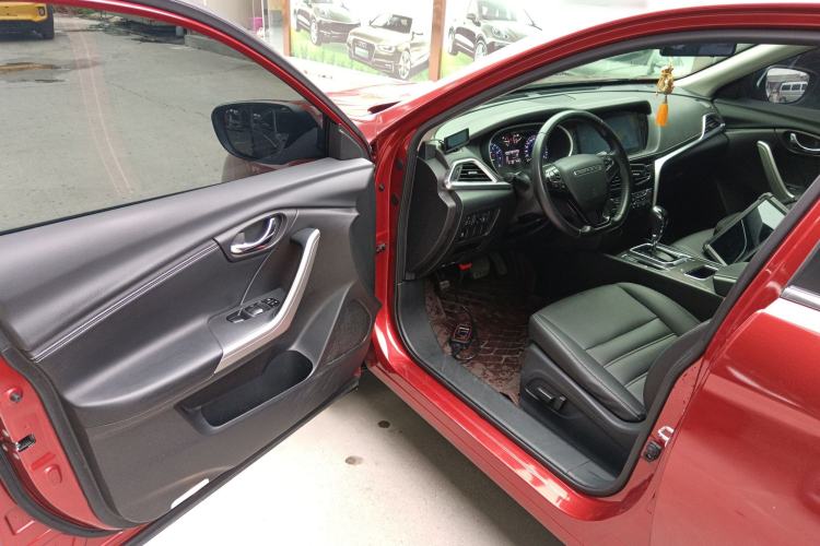 Used Venucia T90 2018 2.0L CVT Smart Connect Luxury Edition China V Standard