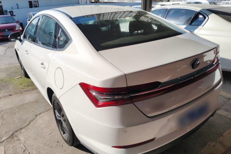 Used BYD Qin Pro 2019 Super Edition 1.5TI Manual Smart Connect Powerful Model China VI Standard