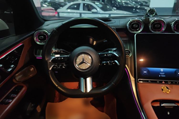 Used Mercedes-Benz GLC 2023 GLC 300 L 4MATIC Luxury 7-Seater Steering Wheel