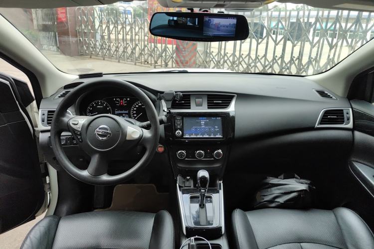 Used Nissan Sylphy 2016 1.6 XL CVT Deluxe Edition Center Console