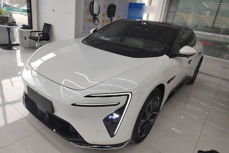 Used Avatr 06 2025 Max All-Electric Version