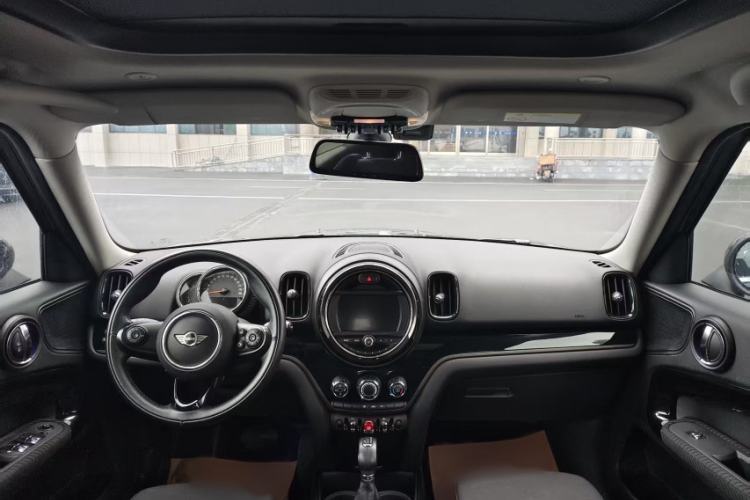 Used MINI Countryman 2017 1.5T COOPER ALL4 Interior 1