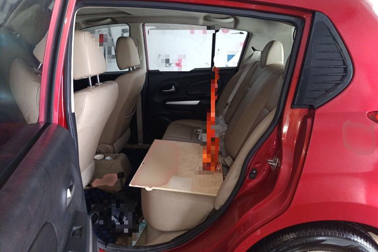 Used Venucia R50 2013 1.6L Automatic Luxury Edition
