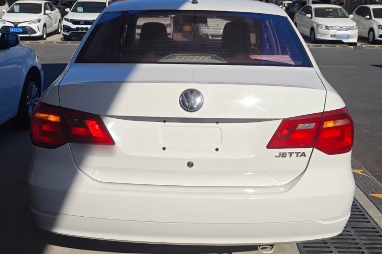Used Volkswagen Jetta 2015 1.6L Manual Fashion Edition