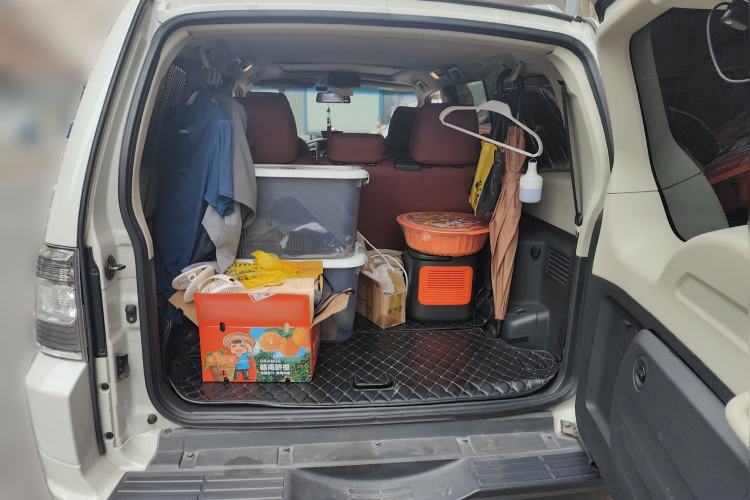 Used Mitsubishi Pajero 2015 3.0L Automatic Luxury Version China IV Standard Trunk