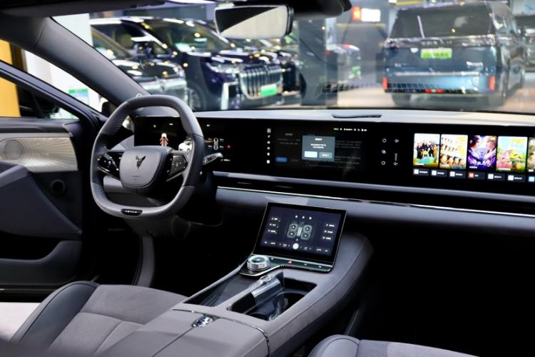 Used VOYAH PASSION 2024 PHEV Four-Wheel Drive Ultra-Long Range Flagship Model Interior 4