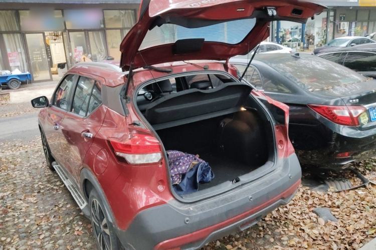 Used Nissan Kicks 2017 1.5L CVT Smart Drive Edition Trunk