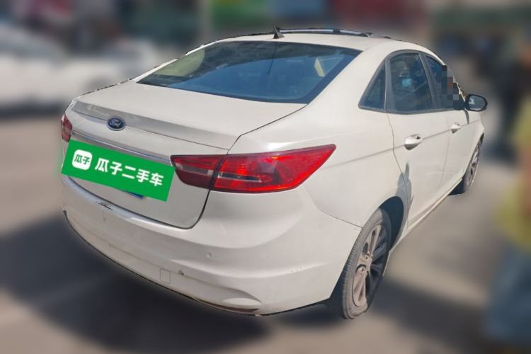 Used Ford Escort 2015 1.5L Manual Fashion Edition