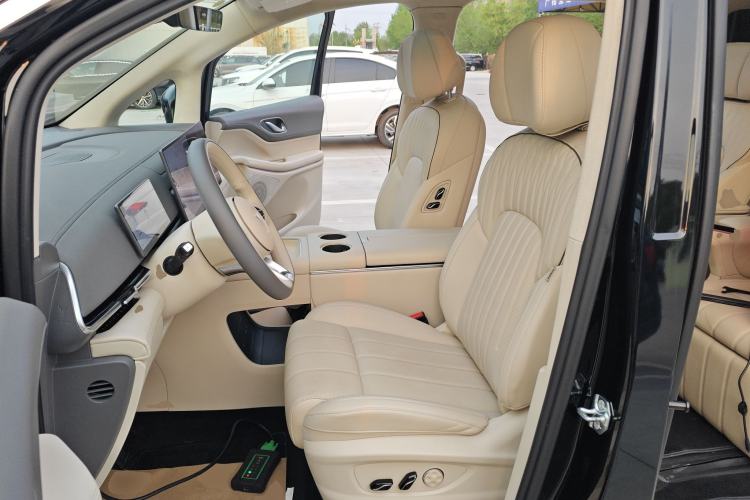 Used VOYAH Dream 2025 PHEV Four-Wheel-Drive Flagship Kunpeng Edition Left Front Seat