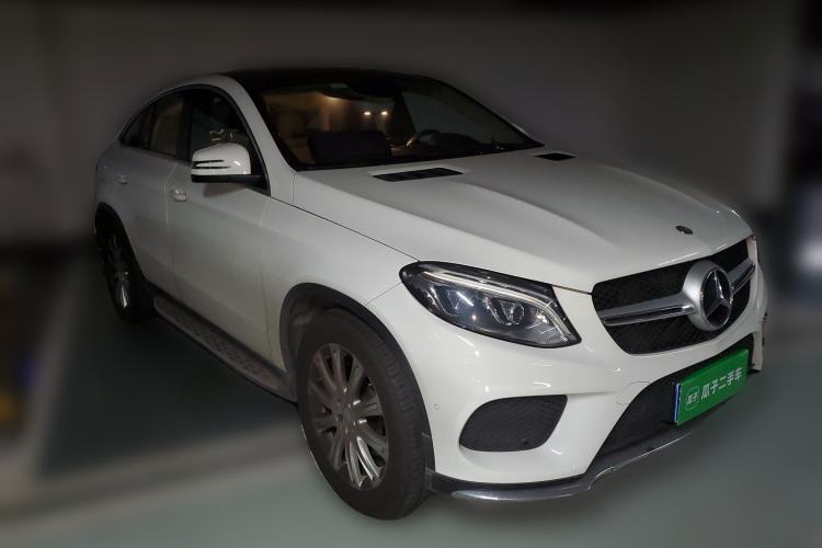 Used Mercedes-Benz GLE Coupe 2015 GLE 320 4MATIC Coupe SUV Front Right 45 Deg