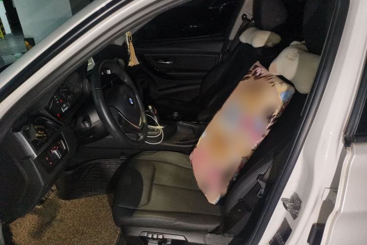 Used BMW 3 Series 2017 318i Fashion Model Left Front Seat