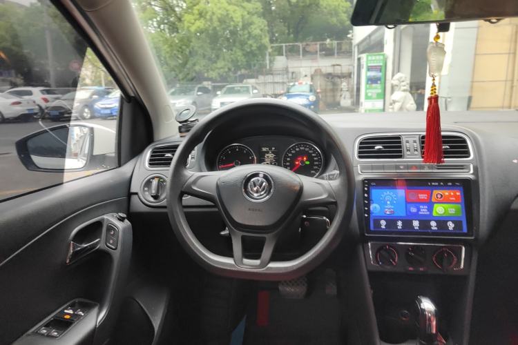 Used Volkswagen Polo 2014 1.4L Automatic Comfort Edition Steering Wheel