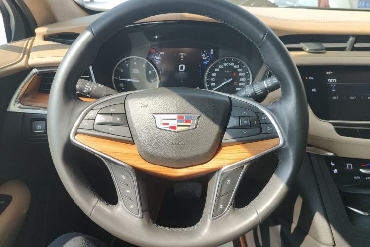 Used Cadillac XT5 2016 28T 4x4 Platinum Edition
