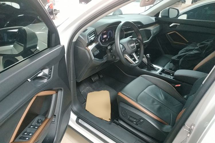 Used Audi Q3 2021 35 TFSI Fashionable and Elegant Model
