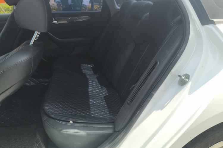 Used Hyundai Sonata Plug-in Hybrid 2018 2.0 PHE Smart Enjoyment Version China VI Standard Left Rear Seat